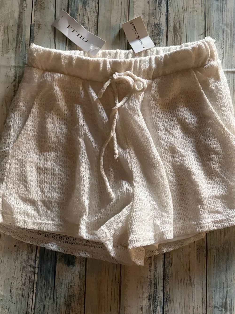 Gilli Ivory Lace Tie Waist NWT           Cover Up/Lounge Shorts Size S